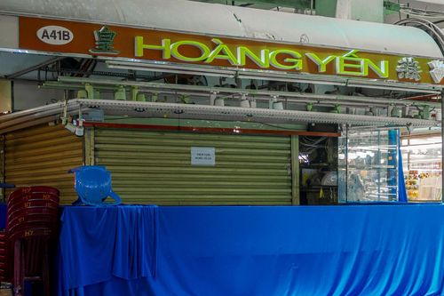 Tiệm vàng, đá quý Hoàng Yến dán bảng thông báo tạm nghỉ một tuần giữa biến động thị trường kim cương, không nói rõ lý do hay thời gian mở cửa trở lại.