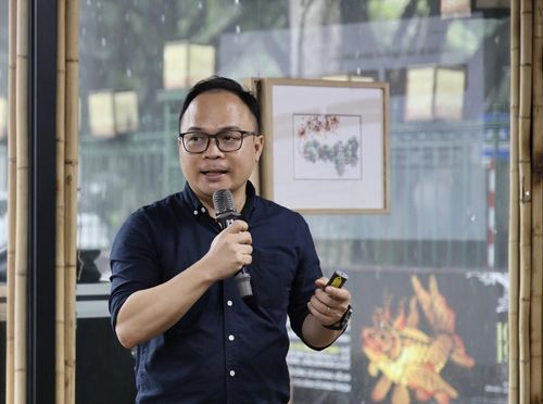 TS Trần Hoài chia sẻ tại tọa đàm