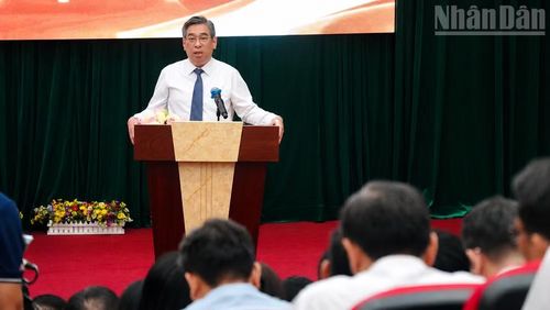 Đồng chí Nguyễn Phước Lộc, Phó Bí thư Thành ủy, Chủ tịch Ủy ban Mặt trận Tổ quốc Việt Nam Thành phố phát biểu chỉ đạo nhiệm vụ trên lĩnh vực y tế.