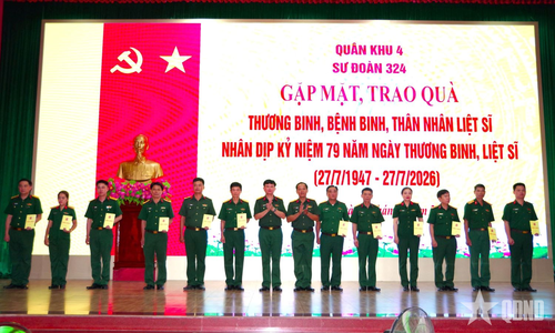  Sư đoàn 324 gặp mặt, trao quà gửi tới cán bộ, chiến sĩ là con thương binh, bệnh binh, thân nhân liệt sĩ đang công tác tại đơn vị. 