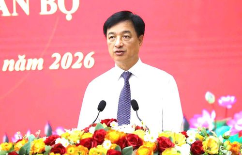 Đồng chí Nguyễn Duy Ngọc phát biểu tại hội nghị