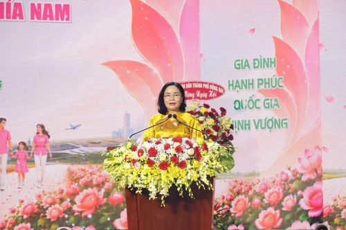 Thứ trưởng Bộ Văn hóa, Thể thao và Du lịch Trịnh Thị Thủy.