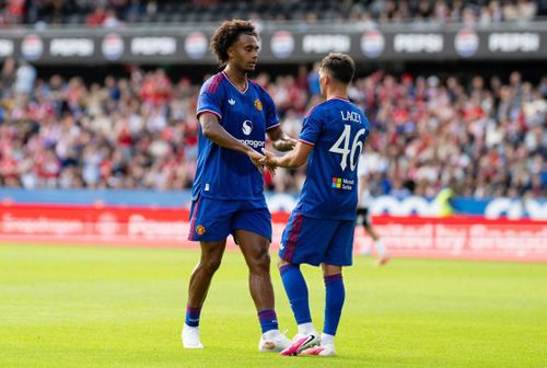 Lacey (46) và Zirkzee đều ghi bàn đẹp mắt cho MU - Ảnh: MUFC