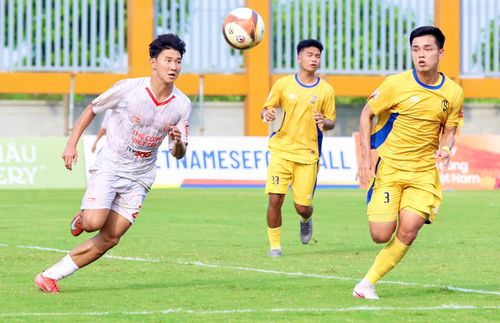 Trong phần lớn thời gian hiệp 1, Thể Công Viettel là đội ép sân, tạo ra nhiều cơ hội.