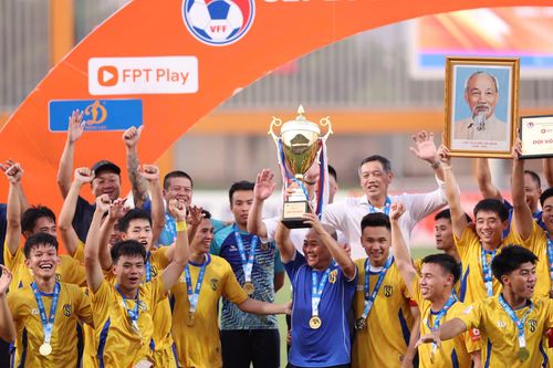 Với chức vô địch giành được, SLNA có lần thứ 6 đăng quang, cân bằng với thành tích của Hà Nội FC.