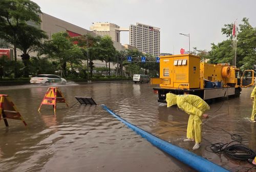 Tình trạng "dềnh nước" trên đường Võ Chí Công đã diễn ra nhiều năm nay.