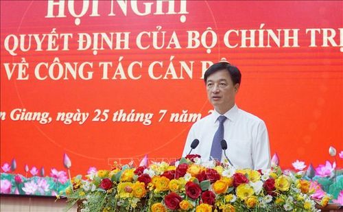 Ủy viên Bộ Chính trị, Bí thư Trung ương Đảng, Trưởng Ban Tổ chức Trung ương Nguyễn Duy Ngọc phát biểu chỉ đạo.