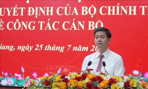 Bí thư Tỉnh ủy An Giang Lê Quang Tùng phát biểu nhận nhiệm vụ.