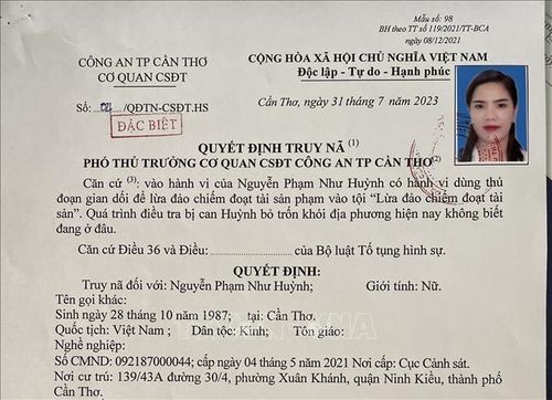 Quyết định truy nã bị can đối với Nguyễn Phạm Như Huỳnh. Ảnh: TTXVN phát