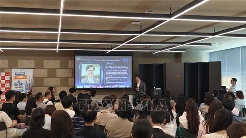 Diễn đàn thu hút rất nhiều bạn trẻ người Việt quan tâm. Ảnh: Bùi Hà/PV TTXVN tại Nhật Bản