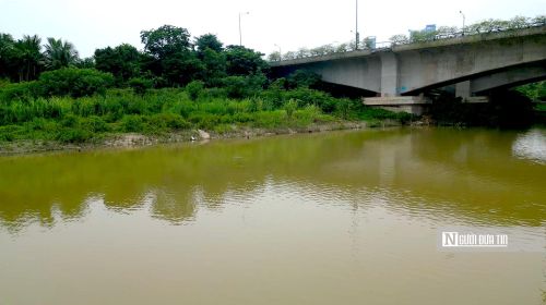 Nhằm khắc phục tình trạng ô nhiễm môi trường tại khu vực sông Bắc Hưng Hải, cơ quan chức năng và chính quyền các địa phương đã triển khai nhiều phương án, giải pháp như tuyên truyền, vận động nhân dân, doanh nghiệp chấp hành nghiêm các quy định của pháp luật về bảo vệ môi trường; nghiên cứu, tổ chức các biện pháp di dời các bãi rác dọc tuyến sông Bắc Hưng Hải; ra quân thu gom rác thải.