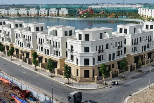 Vinhomes Green City dự kiến sẽ bàn giao những ngôi nhà đầu tiên vào quý IV-2026. Ảnh tiến độ thực tế tháng 7