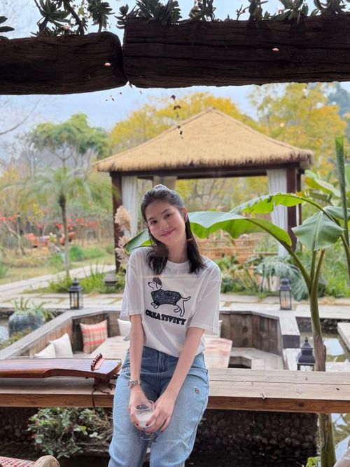 Khán giả cho rằng, đây là thời điểm thích hợp để Ngọc Trinh bắt đầu cho kế hoạch sinh con đầu lòng.