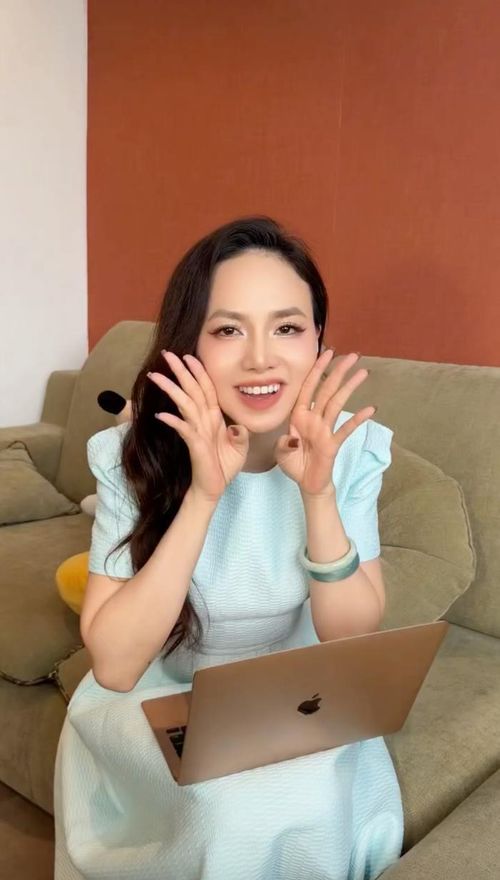 Đinh Ngọc Diệp chia sẻ điểm thi trên trang cá nhân. Ảnh: Chụp màn hình FBNV