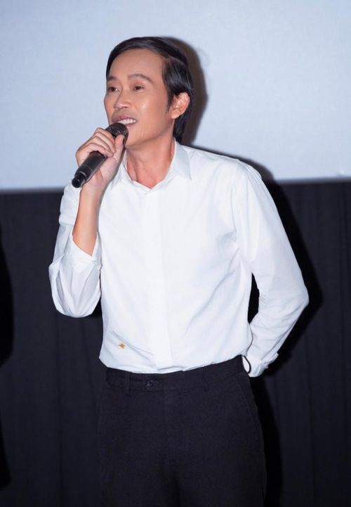 Sau tất cả, thứ hạnh phúc đáng quý nhất đối với cả Hoài Linh và Hồng Đào vẫn là được làm nghề.