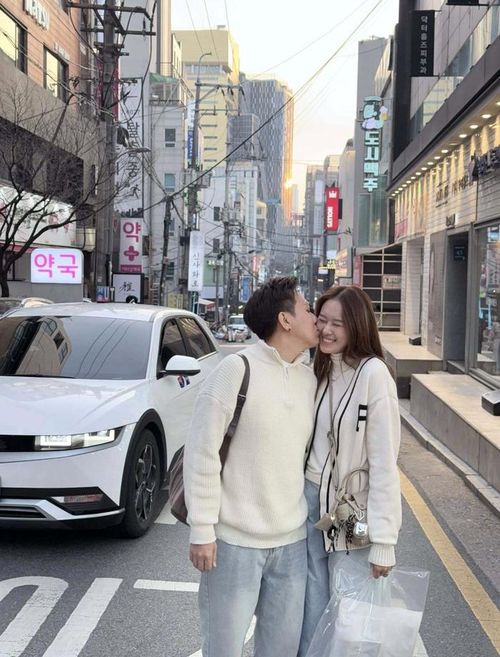 Cả 2 thường xuyên đi du lịch cùng nhau. Ảnh: FBNV
