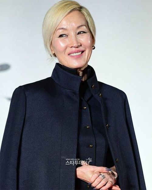 Sau ca phẫu thuật, Lee Hye Young bắt đầu phải đối mặt với nỗi sợ hãi về cái chết.