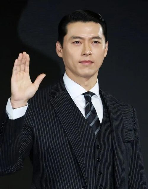 Vẻ ngoài phong độ, lịch lãm của Hyun Bin. (Ảnh Star N ews Korea)