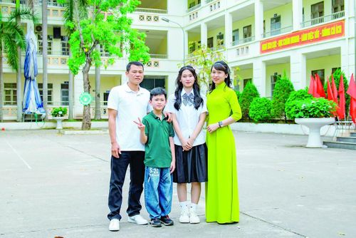 Gia đình chị Phạm Lý - anh Đặng Văn Quyết