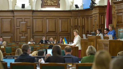 Quốc hội Latvia đã thông qua các sửa đổi luật cấm nhập khẩu nhiều mặt hàng tiêu dùng từ Nga và Belarus. Ảnh: Euronews.