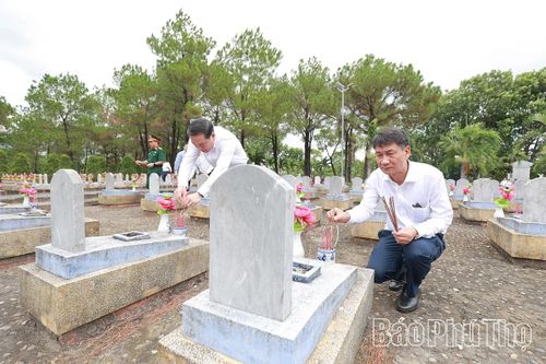 Cùng với cả hệ thống chính trị, các doanh nghiệp trên địa bàn tỉnh thực hiện các hoạt động tri ân thể hiện đạo lý "Uống nước nhớ nguồn". 