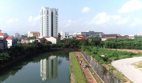 Đồng Hới nỗ lực cho môi trường đô thị xanh-sạch-đẹp, văn minh - Ảnh: H.Tr