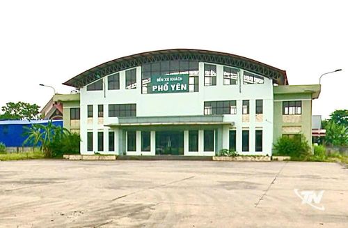 Bến xe khách Phổ Yên hoàn thành 5 năm vẫn bỏ hoang không được đưa vào sử dụng gây thất thoát và lãng phí tiền của của nhà nước và nhân dân.
