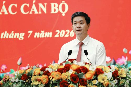 Tân Bí thư Tỉnh ủy An Giang Lê Quang Tùng phát biểu nhận nhiệm vụ.
