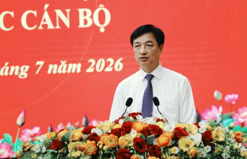 Trưởng Ban Tổ chức Trung ương Nguyễn Duy Ngọc phát biểu tại Hội nghị Công tác cán bộ tỉnh An Giang.