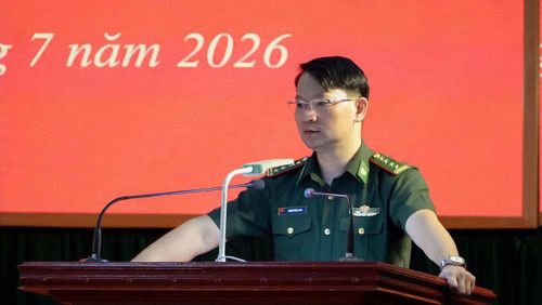 Đại tá Lương Tuấn Long, Chính ủy Bộ đội Biên phòng tỉnh Cao Bằng phát biểu.