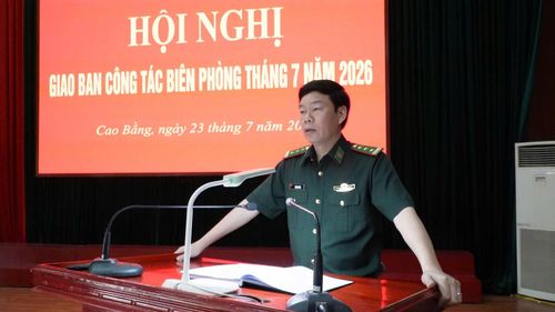 Chỉ huy trưởng BĐBP tỉnh Cao Bằng, Thượng tá Tạ Văn Tuân phát biểu kết luận hội nghị.