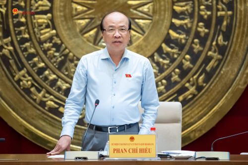 Chủ nhiệm Ủy ban Pháp luật và Tư pháp Phan Chí Hiếu phát biểu. Ảnh: Phạm Thắng