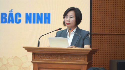 Chủ tịch UB MTTQ Việt Nam thành phố Hà Nội Bùi Huyền Mai phát biểu tại hội nghị.