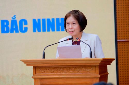 Phó Chủ tịch Liên minh HTX Việt Nam Nguyễn Thị Hoài Linh phát biểu tại hội nghị.