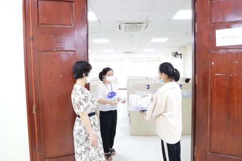Cần chuẩn bị tốt các điều kiện để tổ chức thi tốt nghiệp THPT trên máy tính theo lộ trình với ngân hàng đề thi chuẩn hóa.
