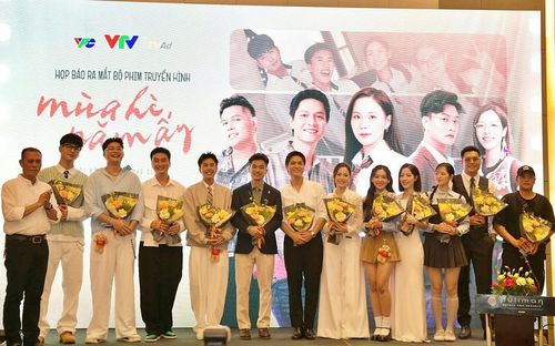 Hai lớp diễn viên diễn viên tham gia phim "Mùa hè năm ấy".