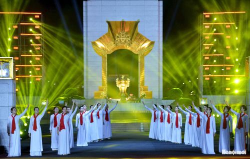 Bốn điểm cầu trong chương trình gồm: Nhà bia tưởng niệm các anh hùng liệt sĩ xã Thanh Thủy (Tuyên Quang), Tượng đài Bắc Sơn (Hà Nội), Nghĩa trang Liệt sĩ quốc gia Đường 9 (Quảng Trị), Công viên Lê Thị Riêng (TP Hồ Chí Minh).