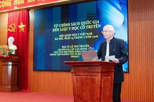 PGS.TS Lê Văn Truyền – Nguyên Thứ trưởng Bộ Y tế phát biểu tại Tọa đàm. Ảnh HĐ