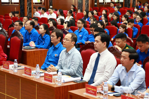 Các đại biểu dự Hội nghị sơ kết Đề án “Đoàn TNCS Hồ Chí Minh tham gia lưu giữ và tuyên truyền các câu chuyện lịch sử” với chủ đề “Câu chuyện thời hoa lửa”.