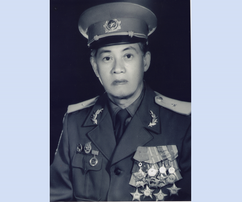  Chân dung Thiếu tướng Hà Vi Tùng. 