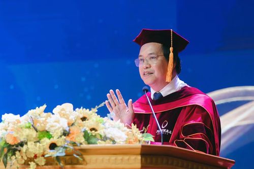 PGS. TS Nguyễn Phú Khánh - Phó Tổng Giám đốc ĐH Phenikaa phát biểu tại chương trình.