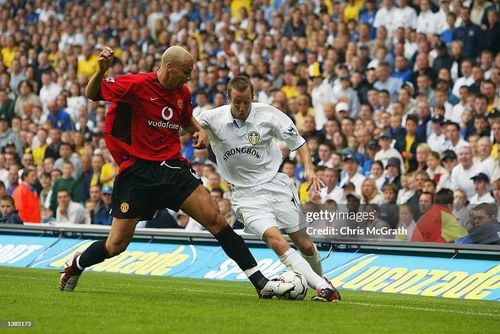  Rio Ferdinand: Man Utd chi 30 triệu bảng mua trung vệ người Anh từ Leeds vào năm 2002, lập kỷ lục chuyển nhượng tại Anh khi đó. Sau điều chỉnh lạm phát, hợp đồng của Ferdinand được định giá 175 triệu bảng. Ảnh: Getty. 