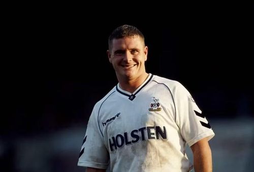  Paul Gascoigne: Lazio chỉ mất 5,5 triệu bảng để chiêu mộ tiền vệ người Anh từ Tottenham vào năm 1992. Sau hơn 3 thập niên, thương vụ này được định giá 197 triệu bảng và có tỷ lệ tăng mạnh nhất khi tính đến lạm phát. Ảnh: Getty. 