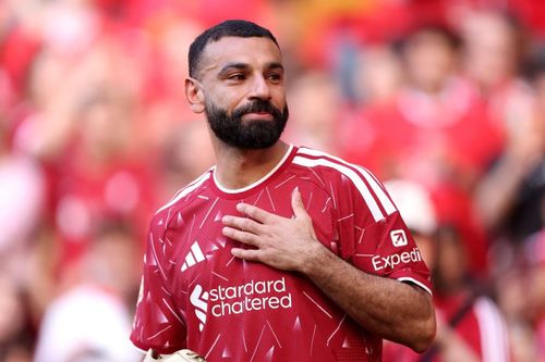  Mohamed Salah: Salah quyết định rời Liverpool từ giữa mùa giải 2025/26 khi tự cảm thấy không còn khả năng cống hiến. Anh vừa trải qua kỳ World Cup 2026 thành công cùng tuyển Ai Cập, cho thấy nền tảng thể lực và phong độ vẫn ổn để khoác áo một CLB tầm trung. Theo nguồn tin mới nhất từ ký giả Nicolo Schira, Salah đạt thỏa thuận miệng gia nhập Besiktas (Thổ Nhĩ Kỳ) với mức lương 12 triệu euro/năm. 