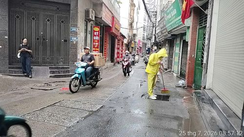 Tình trạng nước rút sau trận mưa lớn sáng 25/7