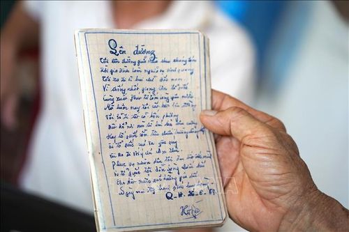 Bài thơ "Lên đường" thể hiện ý chí, khát vọng cống hiến của một chàng trai trẻ, đồng thời phản chiếu tâm nguyện chung của biết bao thanh niên Việt Nam thời bấy giờ, sẵn sàng hiến dâng tuổi xuân cho Tổ quốc.