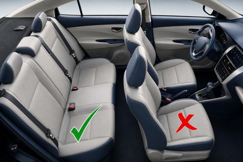 Vị trí phía sau ghế phụ từ lâu được xem là ghế VIP.