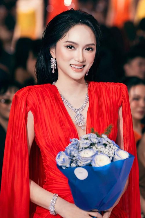 Hương Giang liên tiếp đón nhận "quả ngọt" sau khi dành danh hiệu Á hậu 2 MGI All Stars. Ảnh: FBNV