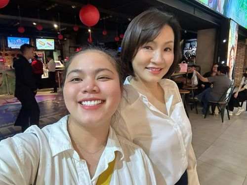 Hồng Đào và người trợ lý đã có 8 năm đồng hành trong công việc lẫn cuộc sống. Ảnh: FBNV.