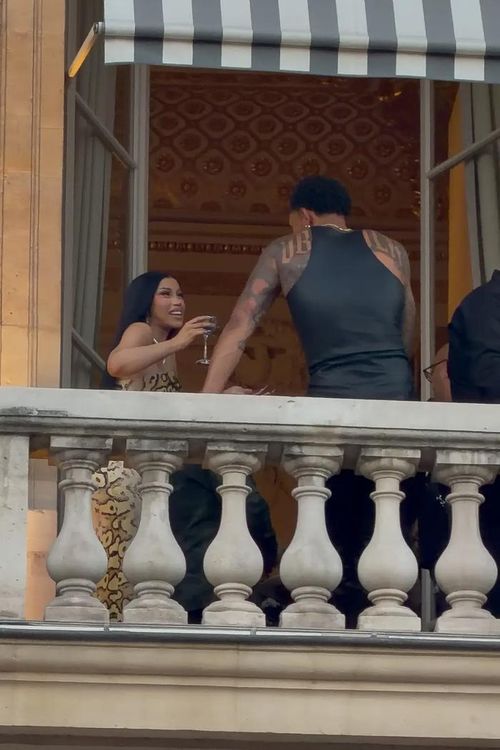Cardi B và Maduka Okoye từng bị bắt gặp nói chuyện cùng nhau. 